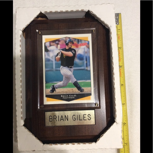 *MAKE OFFER* BRIAN GILES PIRATES OUTFIELDER PLAQUE - Picture 4 of 6